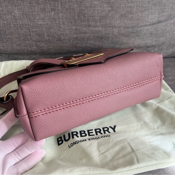 Burberry dusty pink soft grain buckle crossbody bag - Picture 14 of 16